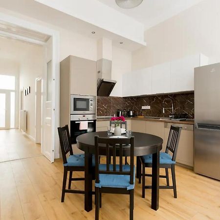 Kresz Geza 29 Westend Station 2 Bedrooms+Living Ac Budapest Ngoại thất bức ảnh